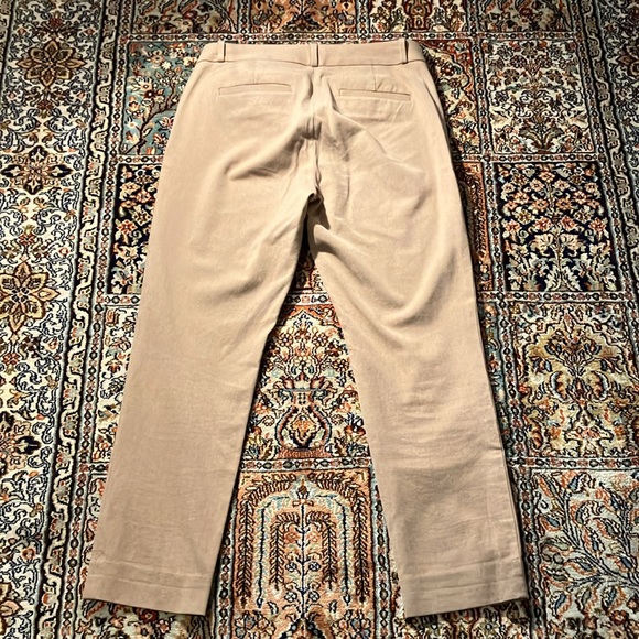 Size 6 Banana Sloan pants. - Picture 7 of 12